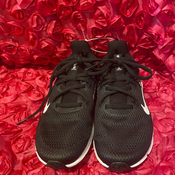 Nike Legend Essential Women's - Picture 4 of 10